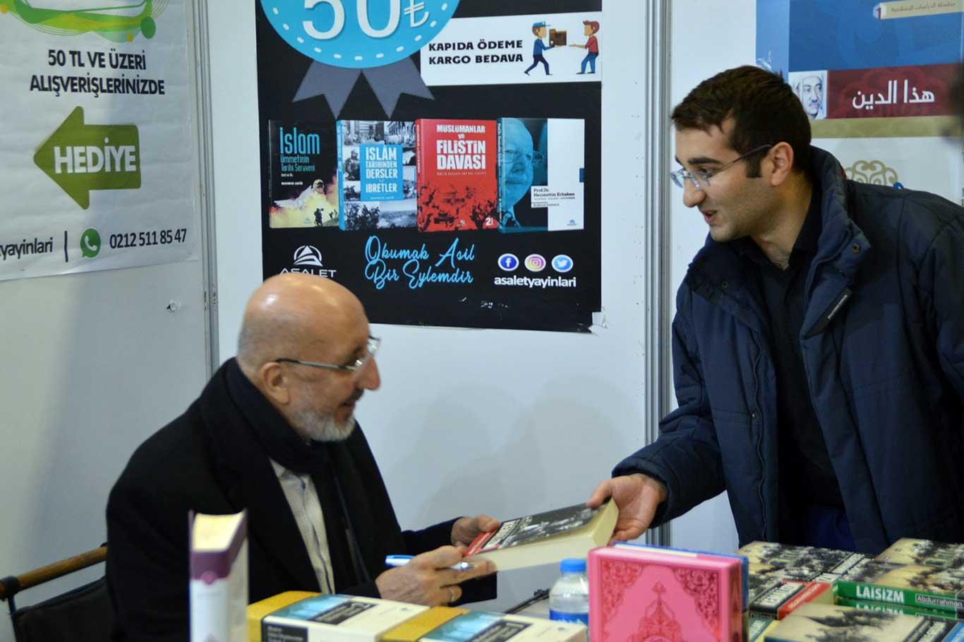 Van Kitap Fuarına katılan yazarlardan önemli mesajlar
